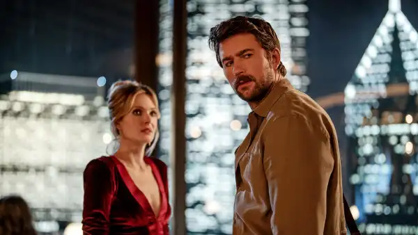It Ends With Us Brandon Sklenar and White Lotus Meghann Fahy Make a Killer Pair in Drop Trailer 953