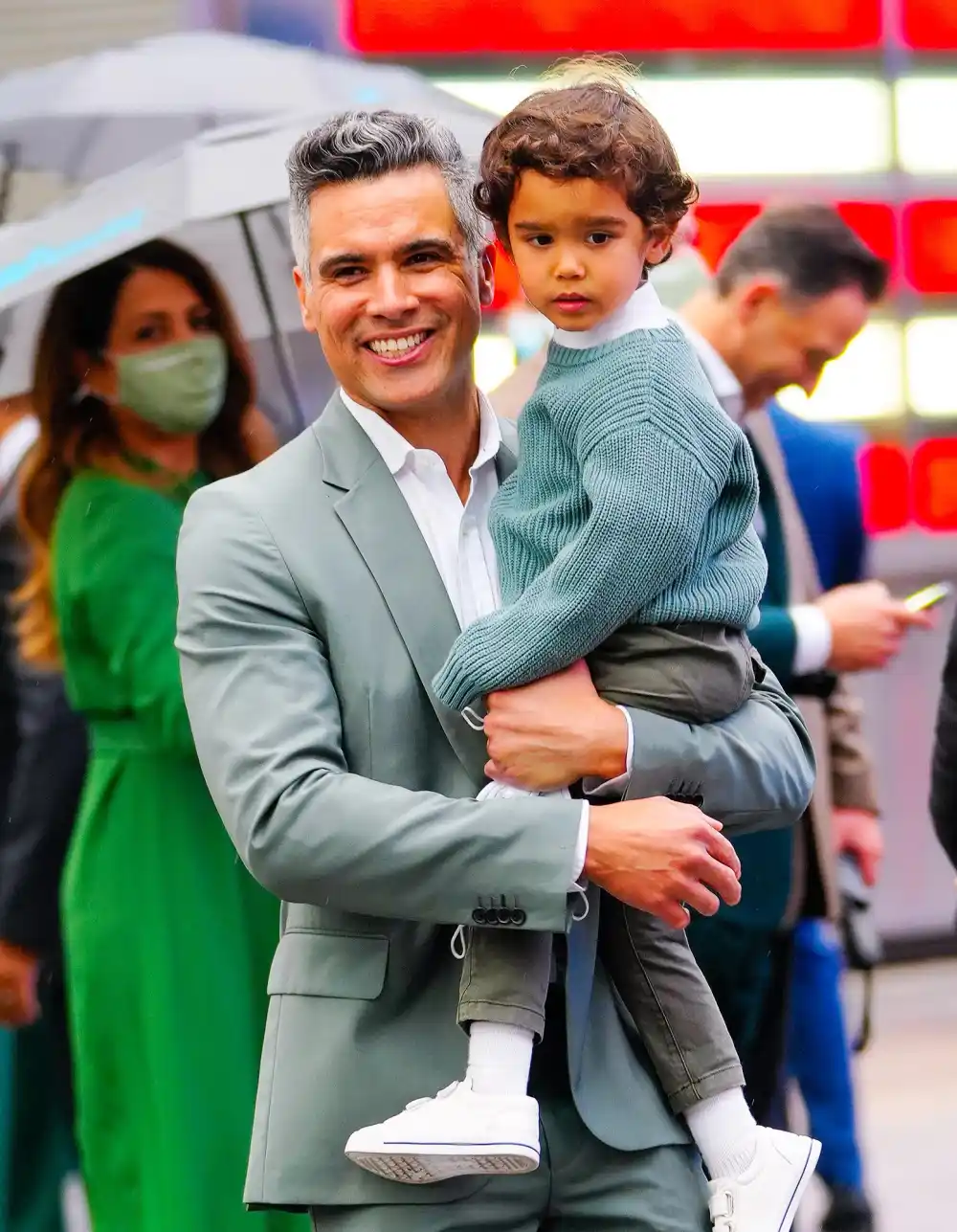 Jessica Alba and Cash Warren s 3 Kids Get to Know Daughters Honor and Haven Son Hayes 763