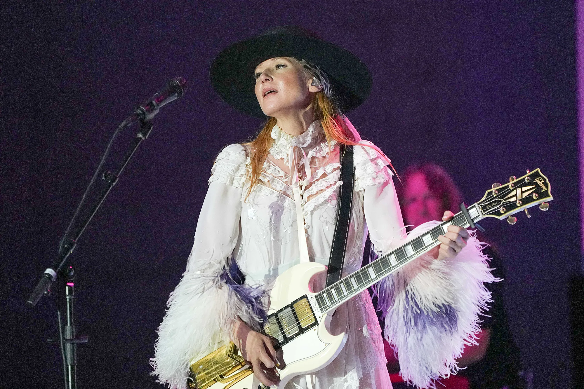 Jewel Apologizes to Fans After Inauguration Performance