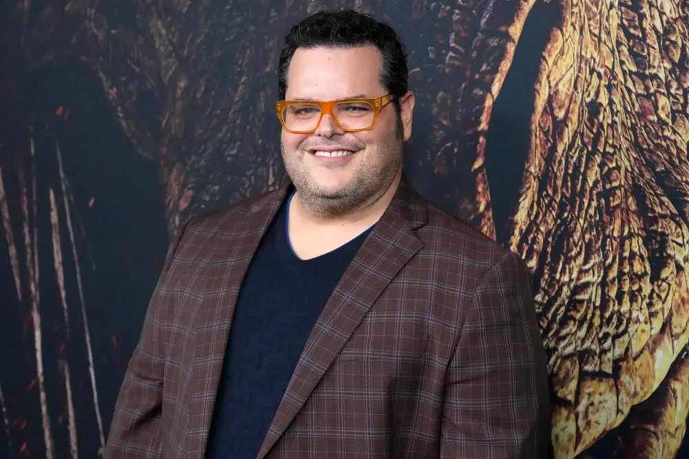 Josh Gad Breaks Down SNL Auditions Working With Kevin Spacey in Memoir