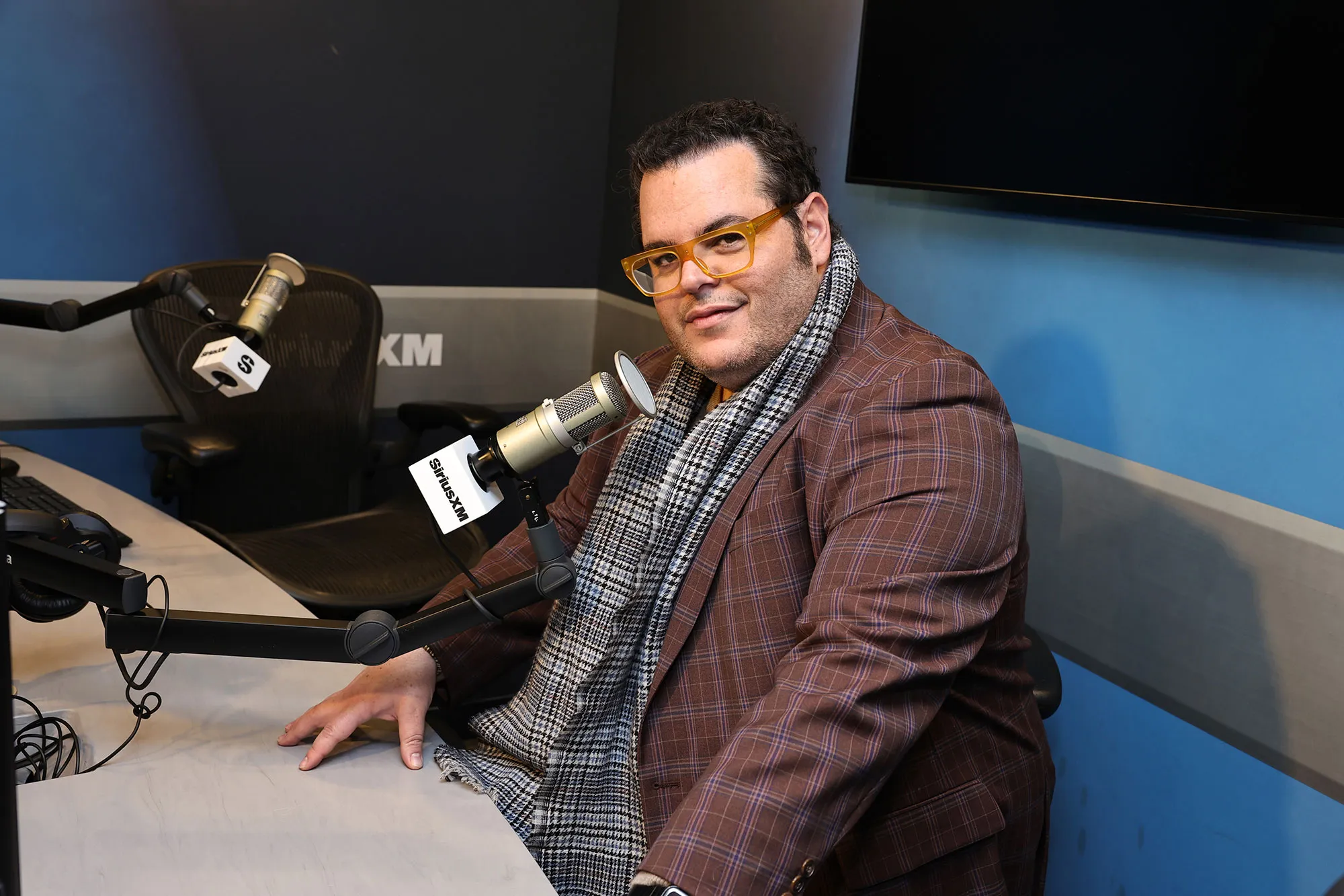 Josh Gad Has Lost 40 Lbs on GLP-1 Medication
