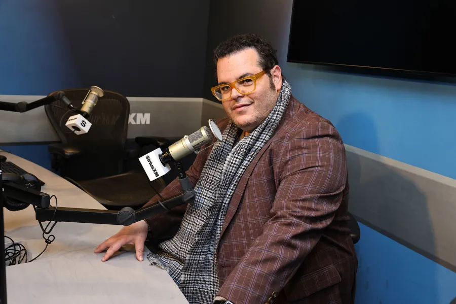 Josh Gad Has Lost 40 Lbs on GLP-1 Medication