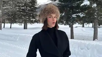 Kendall Jenner Shows Off Her Winter Style With Kylie Jenner