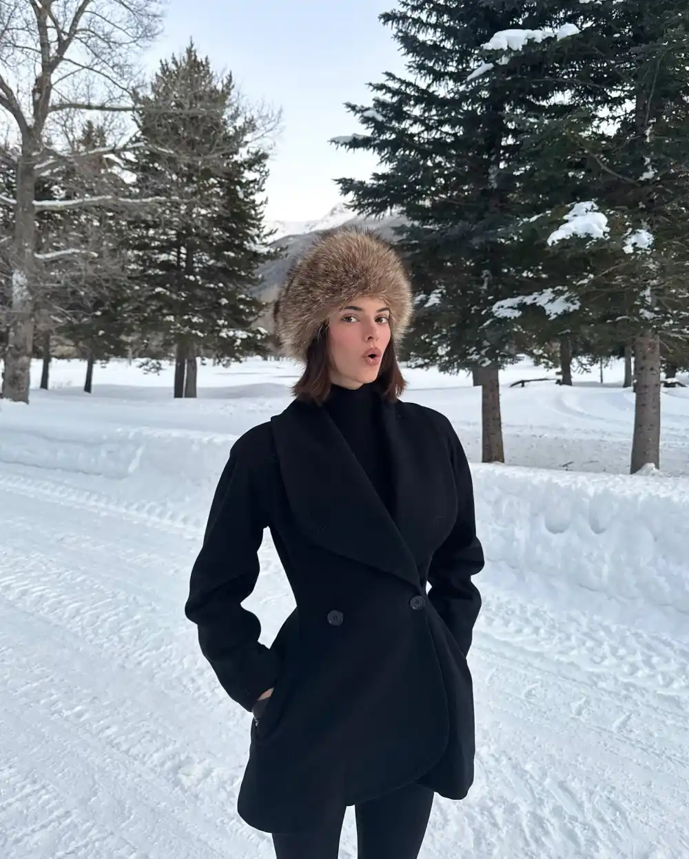 Kendall Jenner Shows Off Her Winter Style With Kylie Jenner