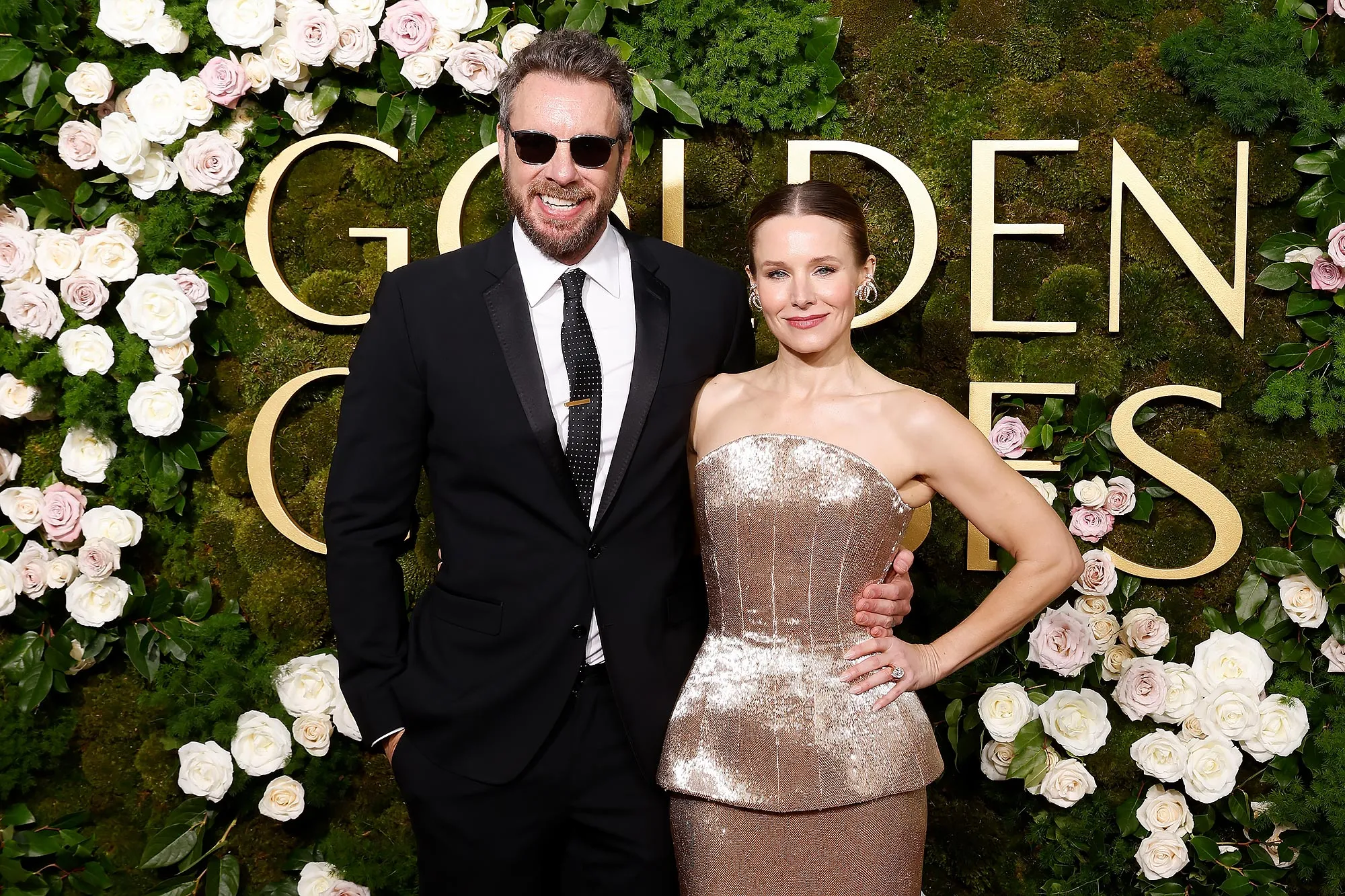 Kristen Bell Caught Dax Shepard Watching Lions Game Inside Golden Globes