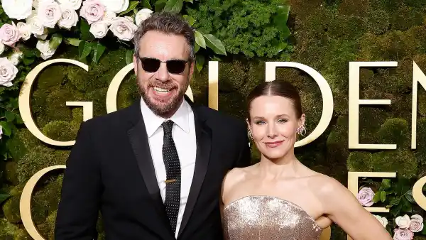 Kristen Bell Caught Dax Shepard Watching Lions Game Inside Golden Globes