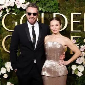 Kristen Bell Caught Dax Shepard Watching Lions Game Inside Golden Globes