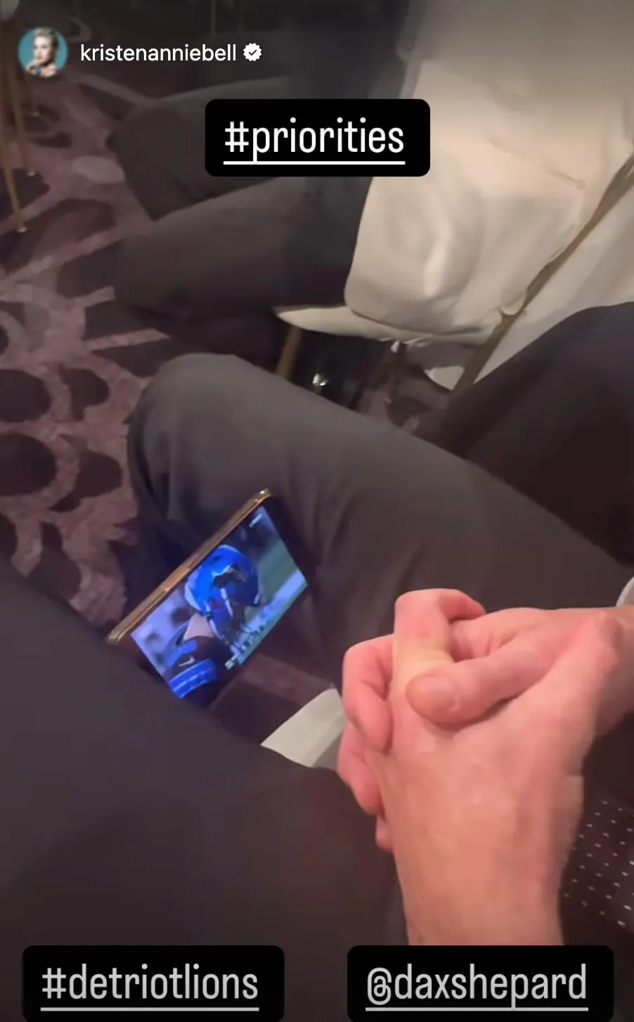 Kristen Bell Caught Dax Shepard Watching Lions Game Inside Golden Globes