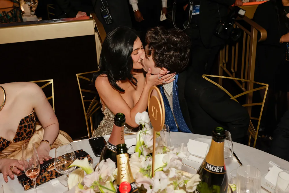 Kylie Jenner and TimothEe Chalamet 2025 Golden Globes Kiss