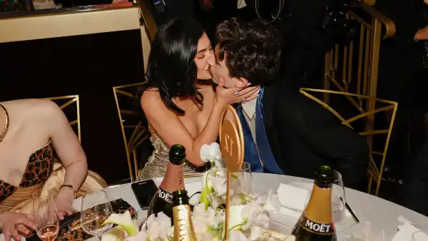Kylie Jenner and TimothEe Chalamet 2025 Golden Globes Kiss