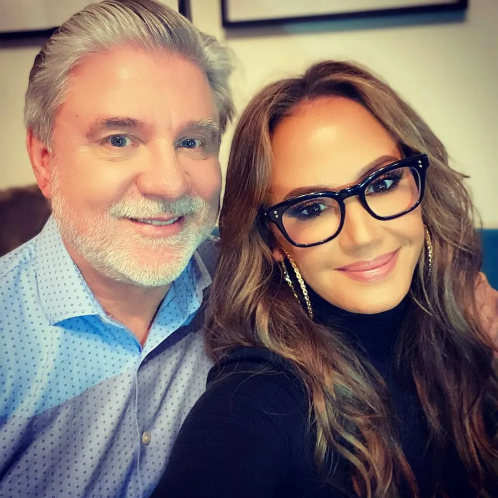 Leah Remini Breaks Her Silence on Mike Rinder s Death He Was My Family