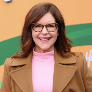 LOS ANGELES, CALIFORNIA - JUNE 01: Lisa Loeb attends Netflix's "Never Have I Ever" Season 4 Premiere Screening Event at Regency Village Theatre on June 01, 2023 in Los Angeles, California. (Photo by Leon Bennett/Getty Images)