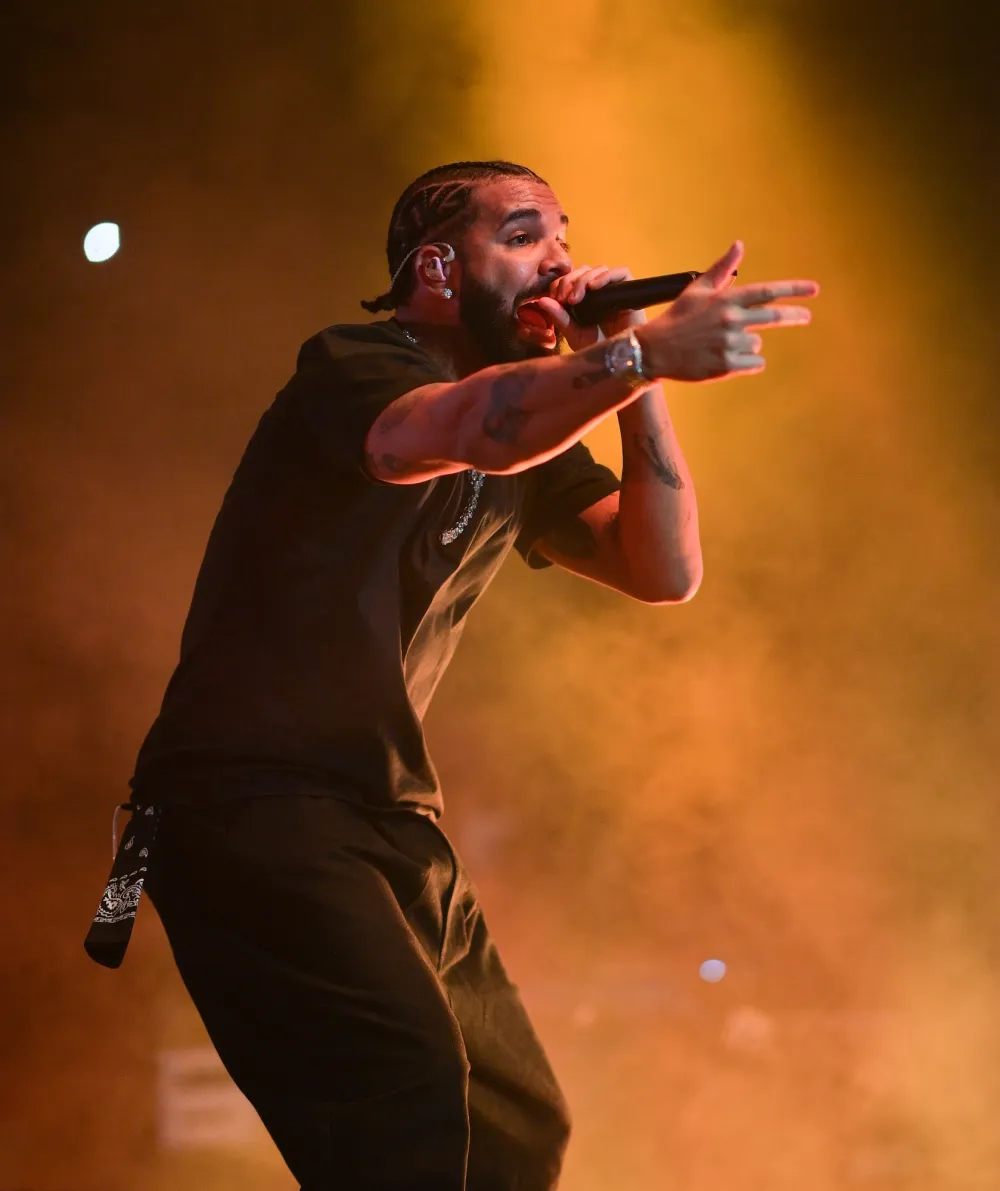 Musicians Who ve Called Out Streaming Services Over the Years Taylor Swift Bjork and More