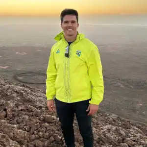 Olympic Kite Surfer Bruno Lobo Rescues Drowning Woman in Dramatic Video