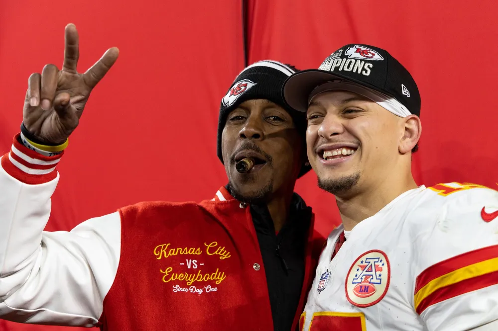 Patrick Mahomes Dad Throws Shade at Bills Fans After AFC Championship