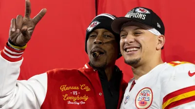 Patrick Mahomes Dad Throws Shade at Bills Fans After AFC Championship