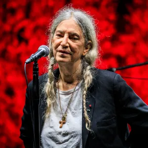 Patti Smith Says She is Fine After Exaggerated Reports of Stage Collapse in Brazil