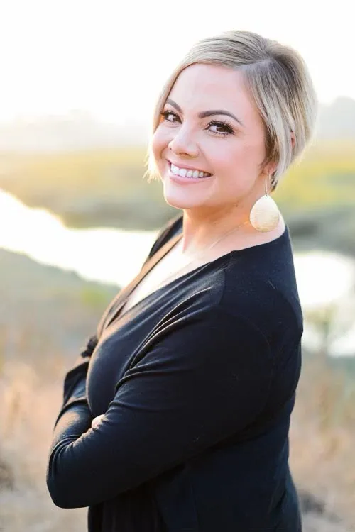 Scamanda Docuseries How Did Amanda Riley Pull Off Shocking Cancer Hoax Producer Explains All 318