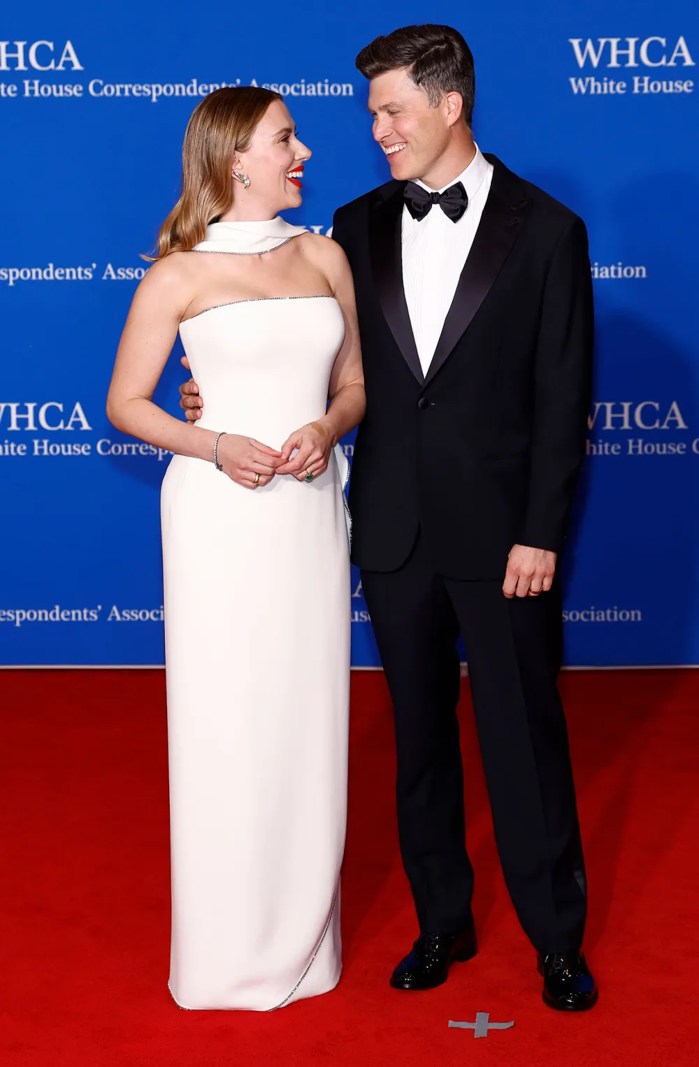 Scarlett Johansson Was Shocked by Vagina Joke During SNL Joke Swap 3