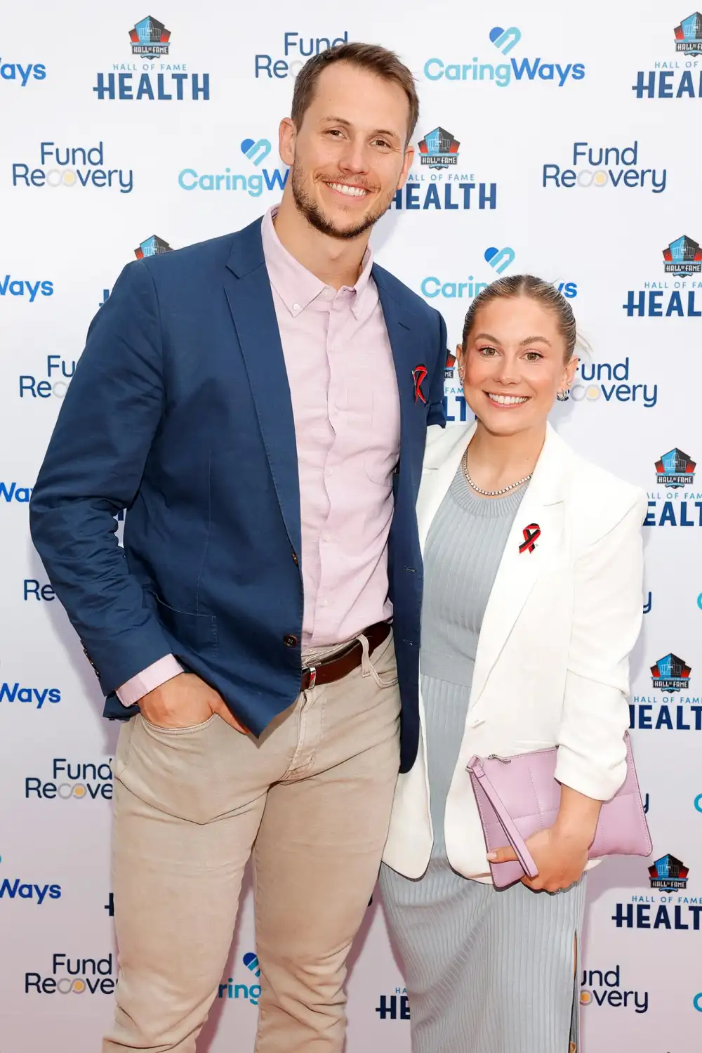 Shawn Johnson Says She s Embarrassed Husband Andrew Put Her Bikini Pic on a Billboard for Birthday 963