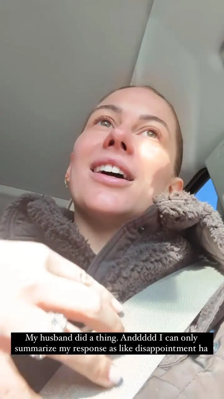 Shawn Johnson Says She s Embarrassed Husband Andrew Put Her Bikini Pic on a Billboard for Birthday 965