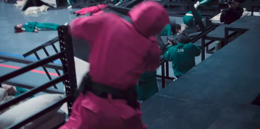 Squid Game Fans Find Onscreen Editing Issue With a Cameraman During Major Season 2 Moment