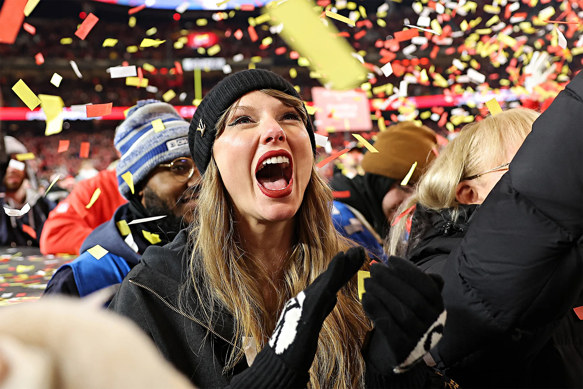 Swiftie Recounts Getting a Kiss From Taylor Swift Inside Suite at Chiefs Game