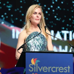 Teary Nicole Kidman Makes Emotional Tribute to Late Mom