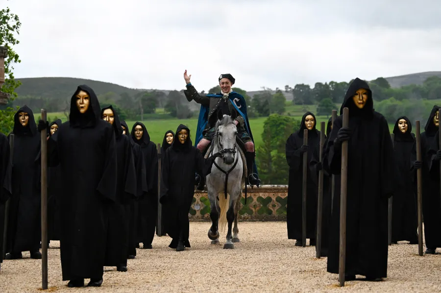 The Traitors Castle Has a Framed Painting of Andy Cohen 2