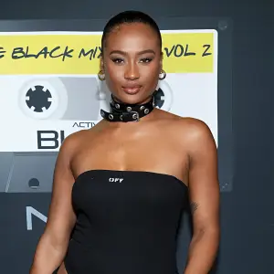 Travis Kelce Ex Kayla Nicole Reacts to Nail Lady Asking About Love Life