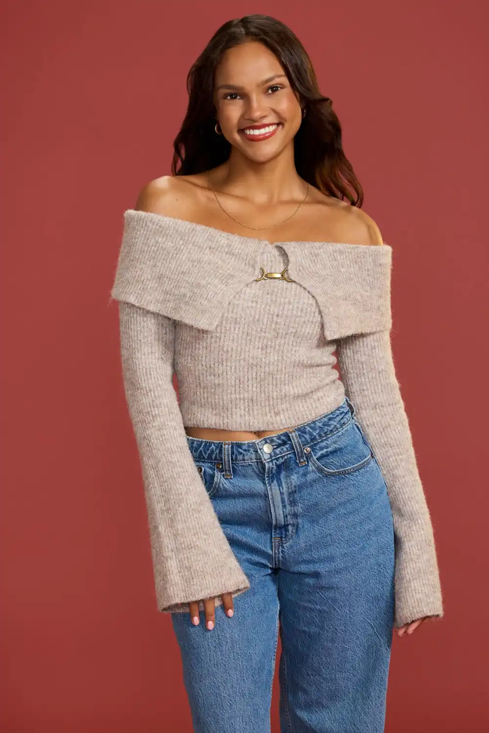 Who Is Alexe Godin 5 Things to Know About the Bachelor Contestant