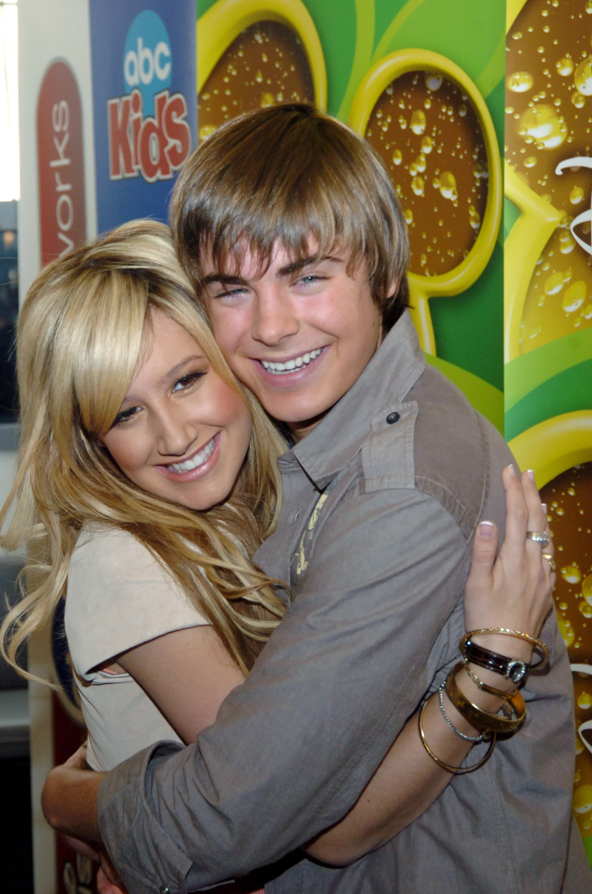 ashley tisdale daughter zac efron dad 74752642