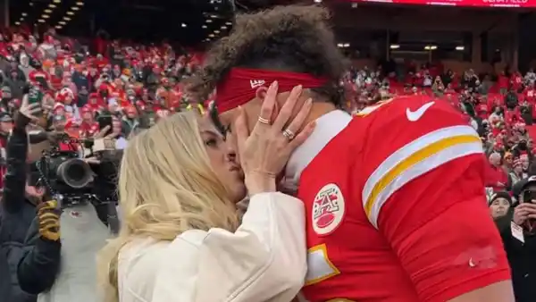 Brittany Mahomes Attends Chiefs Playoff Game Less Than 1 Week After Giving Birth to 3rd Baby