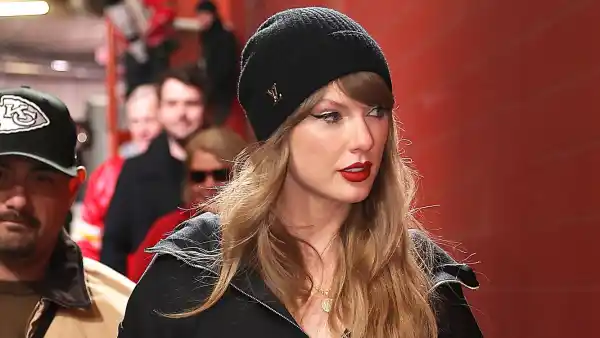 Taylor Swift Attends Travis Kelces Chiefs vs Bills AFC Championship Game