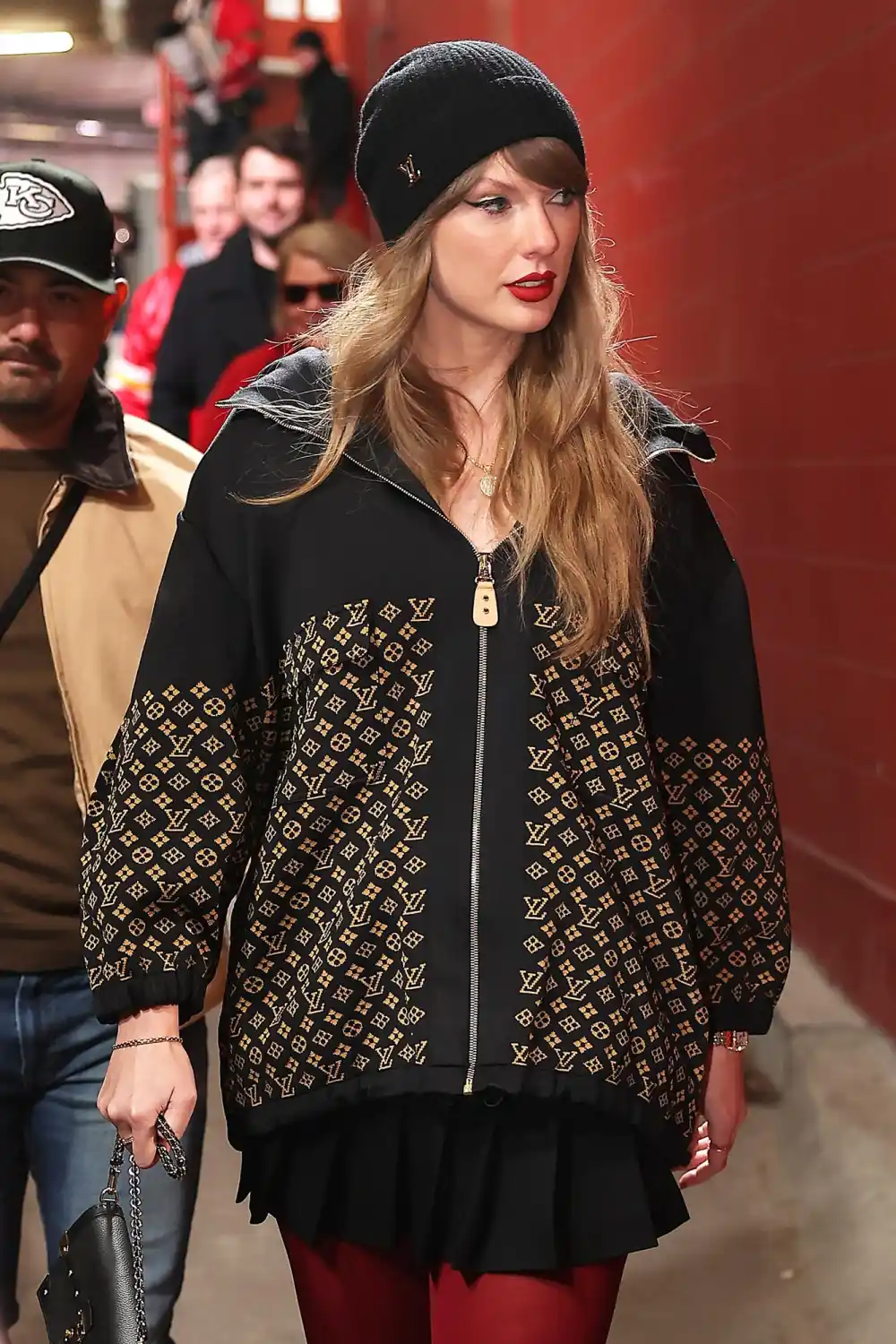 Taylor Swift Attends Travis Kelces Chiefs vs Bills AFC Championship Game