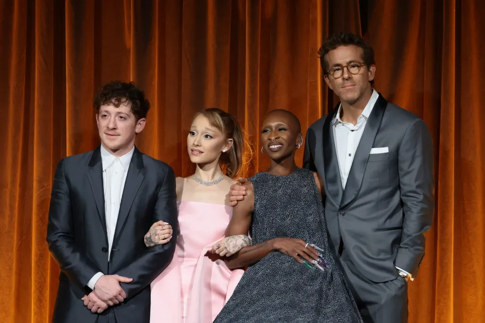  Ryan Reynolds All Smiles in NYC Amid Blake Lively-Justin Baldoni Drama
