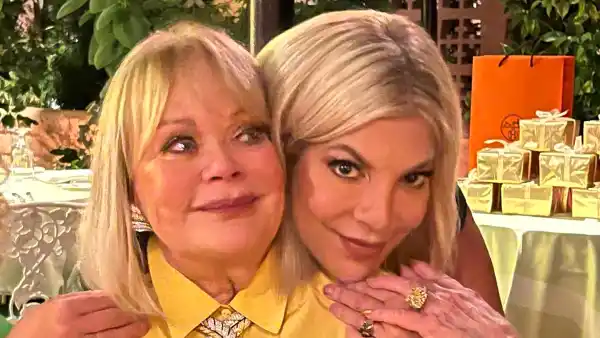 Tori Spelling Mom Candy Loses 23 Million Dollar Replica Luxury Handbag in LA Wildfires