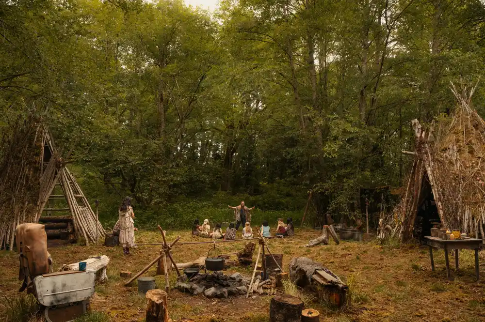 Yellowjackets Cast Felt Terrible Returning to Set Without Juliette Lewis After Natalies Death