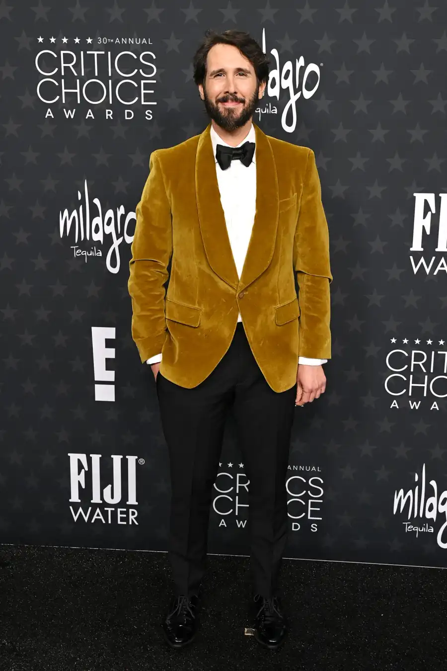 30th Annual Critics Choice Awards Arrivals Red Carpet 011 Josh Groban