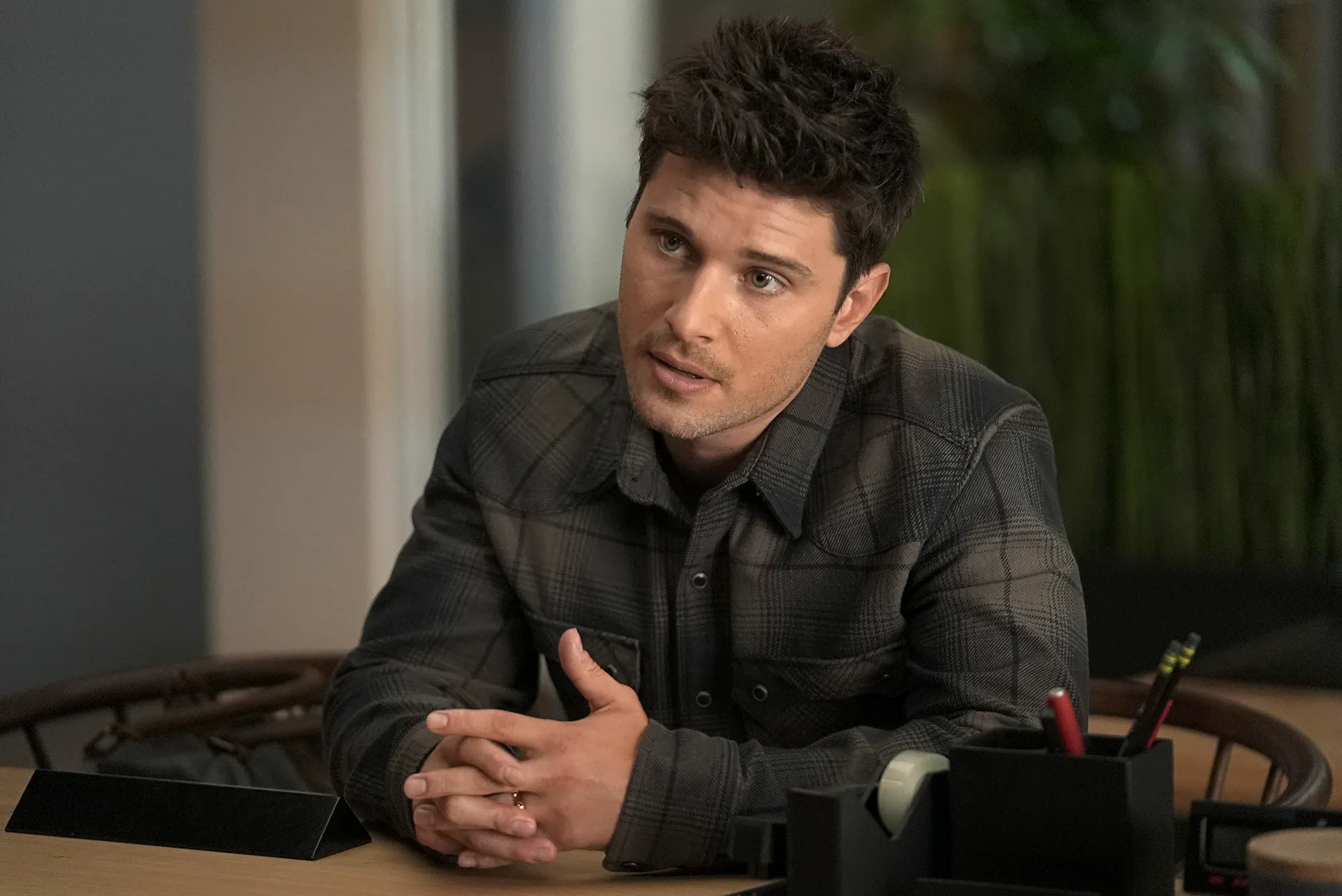 9-1-1 Lone Star Ronen Rubinstein Reveals TK and Owen Story Line He is Upset They Could not Explore