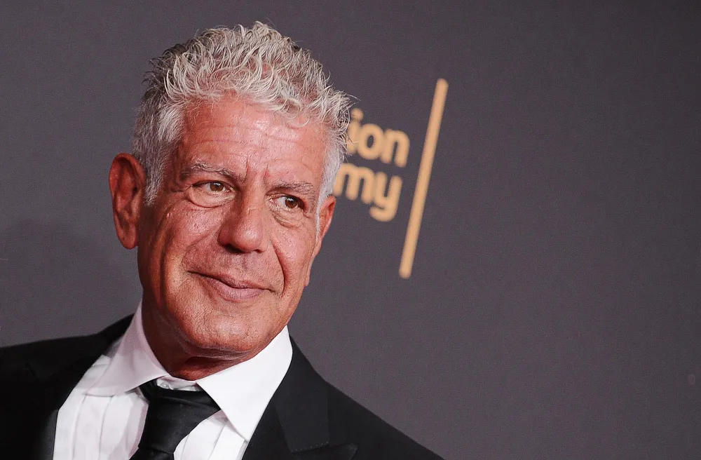 Anthony Bourdain s Former Assistant Shares His Emotional Final Texts to Her in New Memoir 513