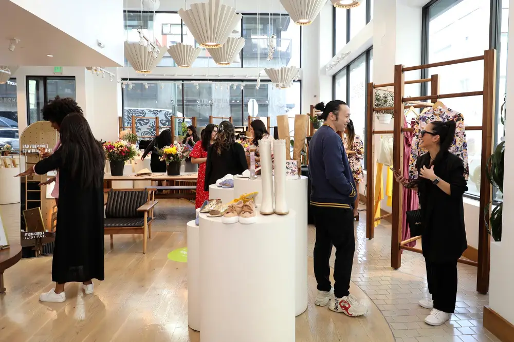 Ayesha Currys Oakland Store and Cafe is Closing Due to Safety Concerns