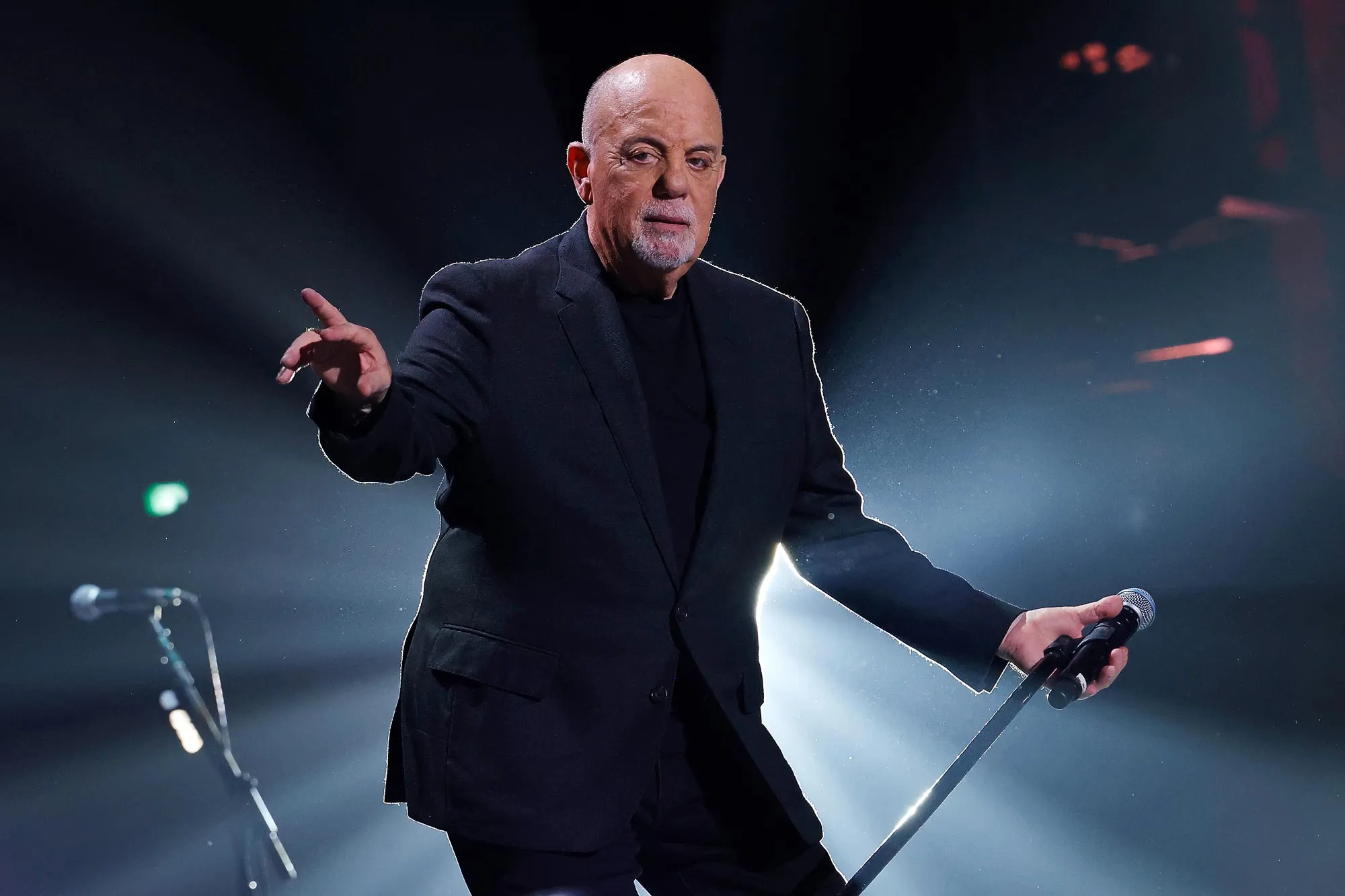 Billy Joel Loses Balance and Falls Down During Concert 482