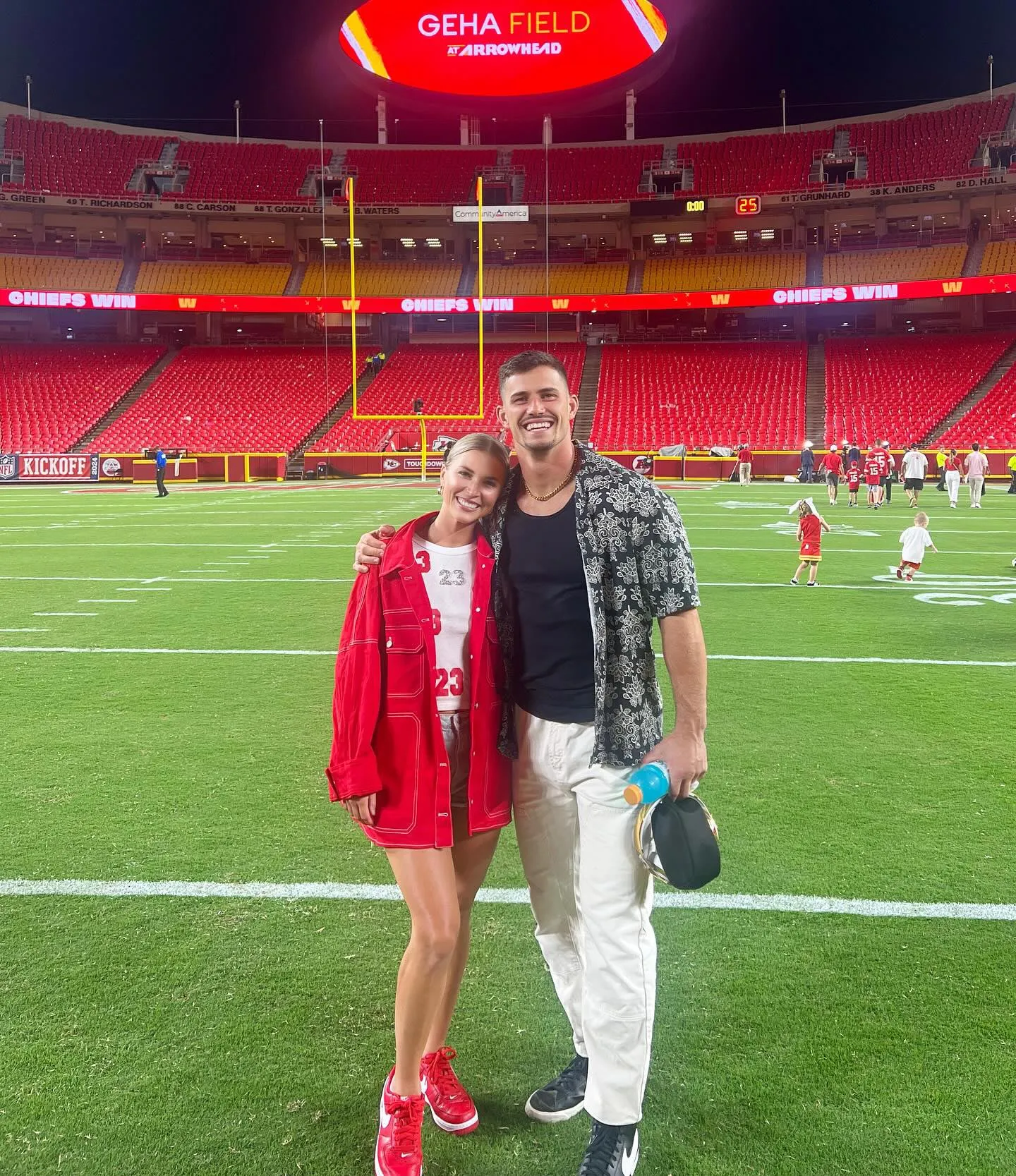 Chiefs LB Drue Tranquills Wife Jackie Breaks Down 2025 Super Bowl Prices