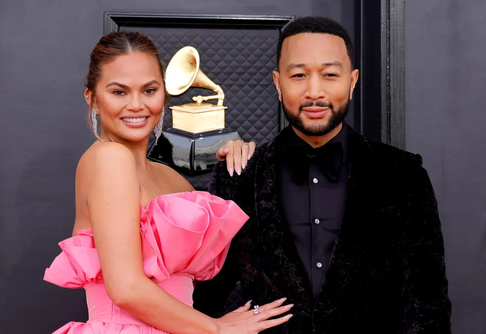 Chrissy Teigen Defends Taking Coconut Milk Bath With Kids 064