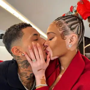 Details on Winnie Harlow s 8 5 Carat Engagement Ring From Kyle Kuzma 610