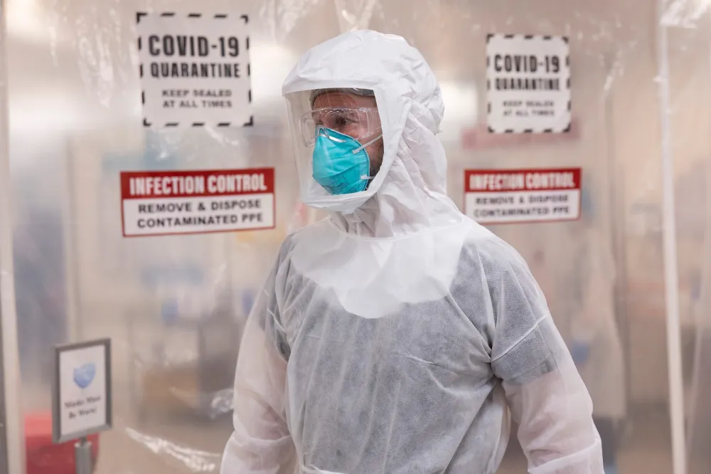 Everything Noah Wyle Has Said About How The Pitt Is Different From ER