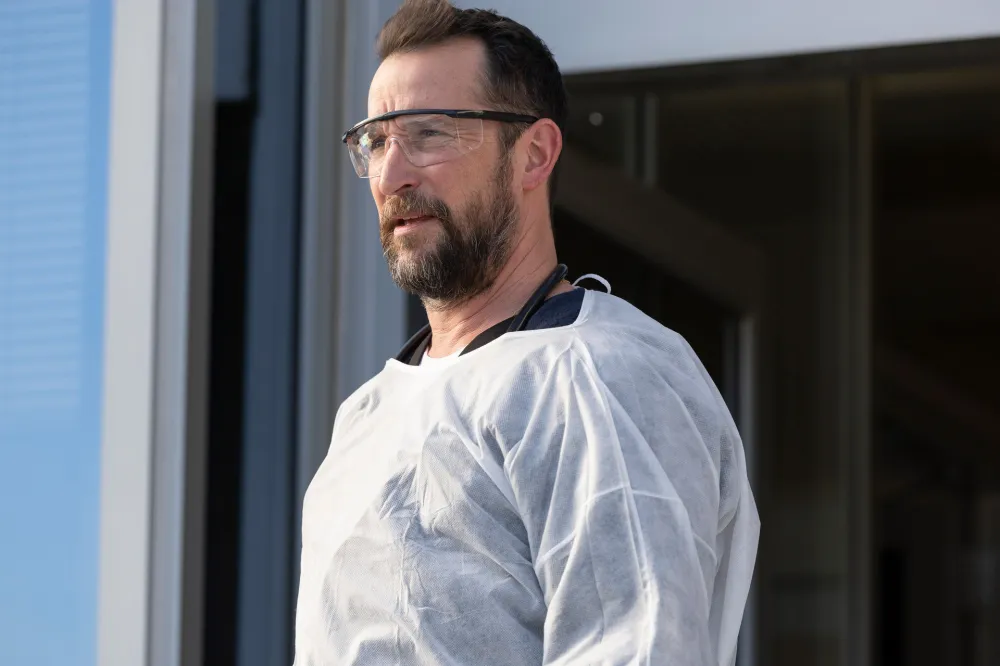 Everything Noah Wyle Has Said About How The Pitt Is Different From ER