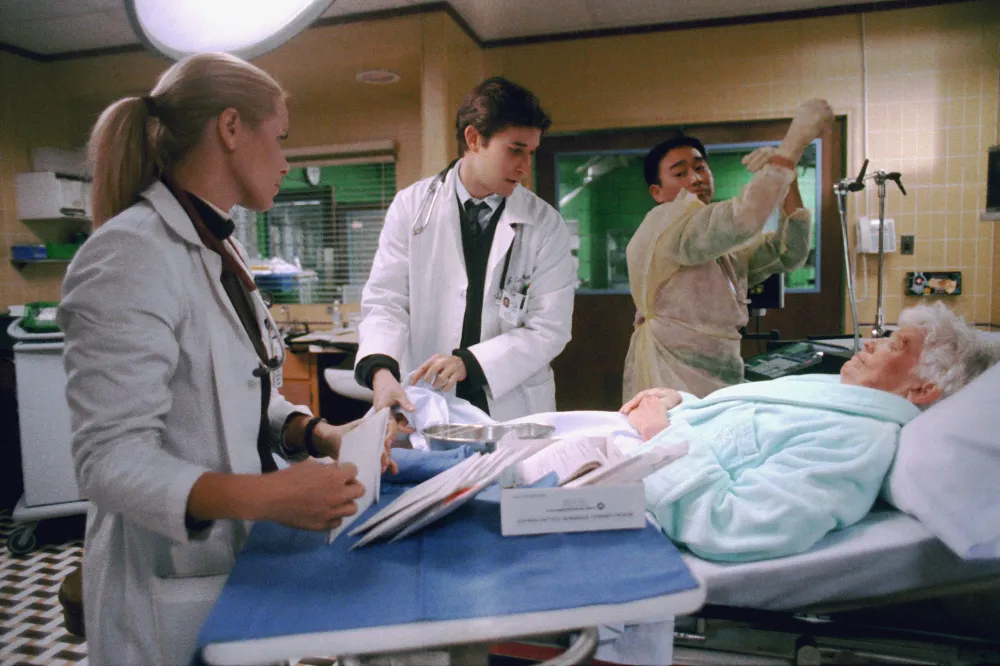 Everything Noah Wyle Has Said About How The Pitt Is Different From ER