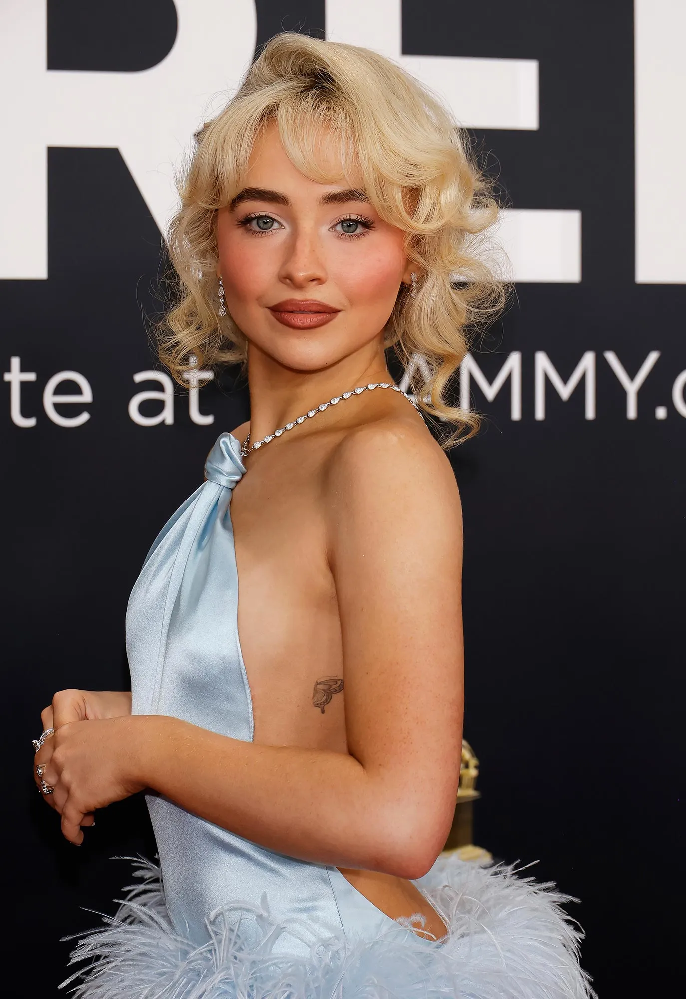 Feature Short n Sweet Guide to Recreating Sabrina Carpenter Dollcore Glam